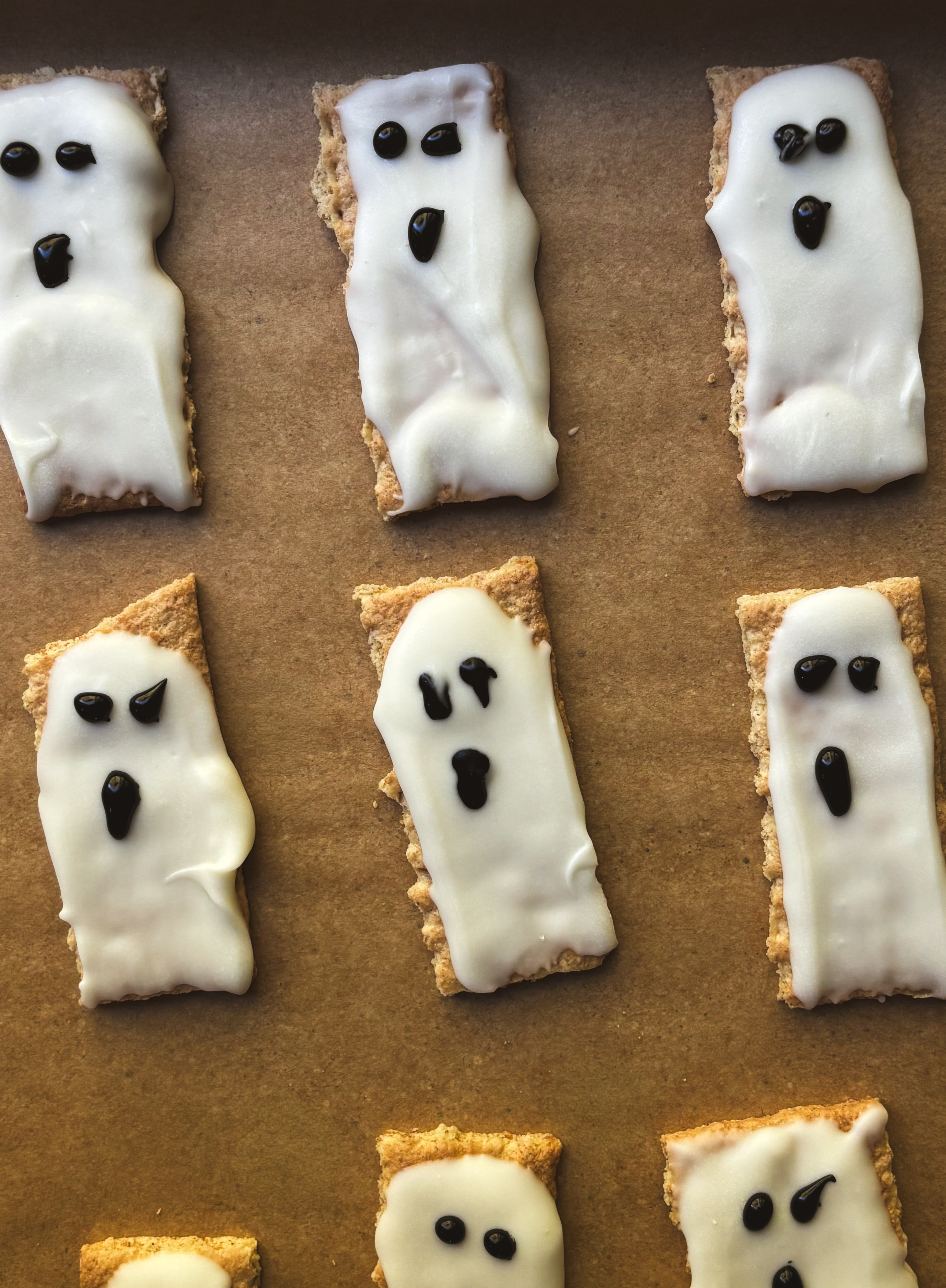 Graham Cracker Ghosts